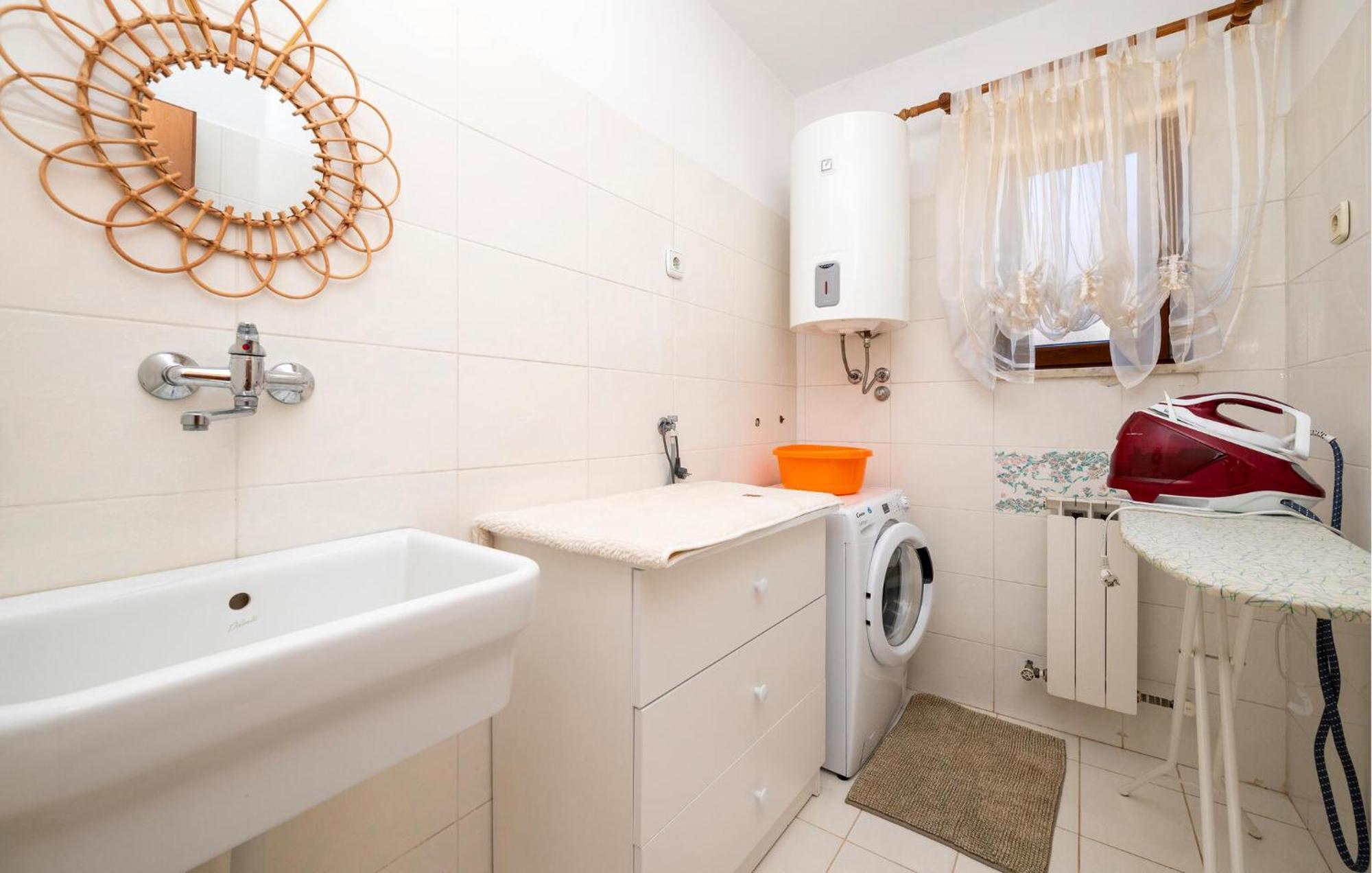 Stunning Apartment In Rovinj With Kitchen Bagian luar foto